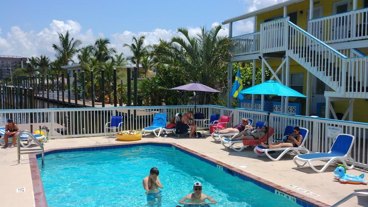 The Holiday Court Villas And Suites Fort Myers Beach Zewnętrze zdjęcie